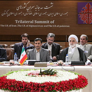 ايران دور از کانون بحران است